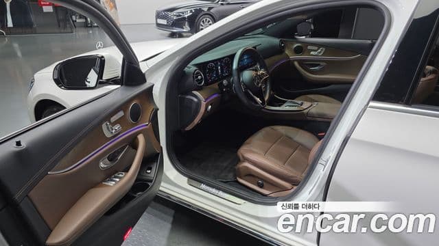 Mercedes-Benz E-Class 2021 — Şəkil 10/20