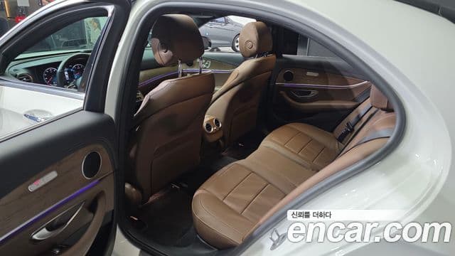 Mercedes-Benz E-Class 2021 — Şəkil 11/20