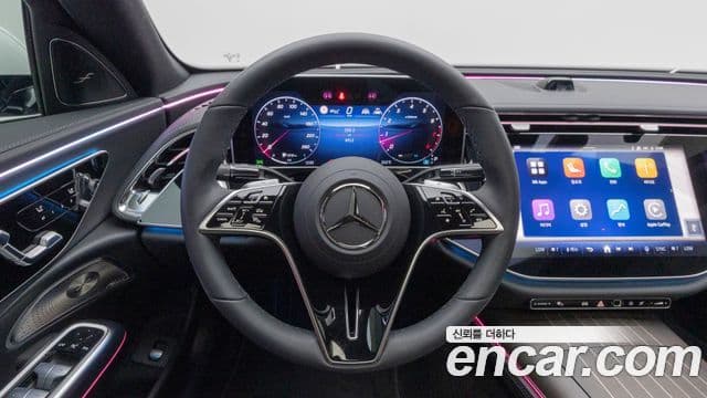 Mercedes-Benz E-Class 2025 — Photo 7/19