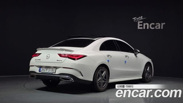 Mercedes-Benz CLA-Class 2024 — Фото 1/20