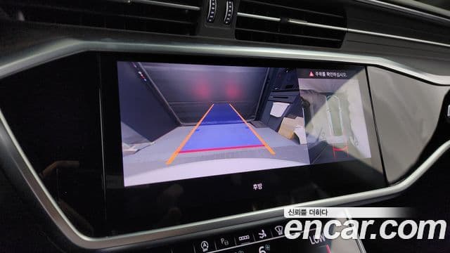 Audi A7 2023 — ფოტო 14/35