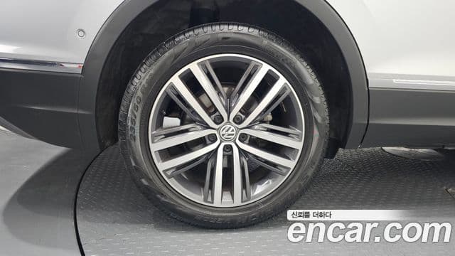 Volkswagen Tiguan Allspace 2020 — ფოტო 5/20