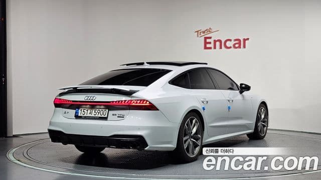 Audi A7 2022 — Фото 2/20