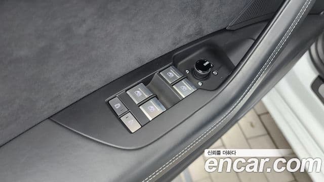 Audi A7 2022 — Şəkil 11/33