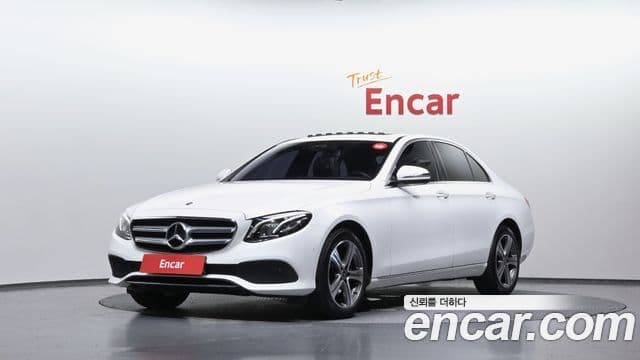 Mercedes-Benz E-Class 2019 — Фото 1/20