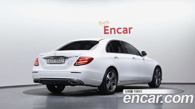 Mercedes-Benz E-Class 2019 — Фото 2/20