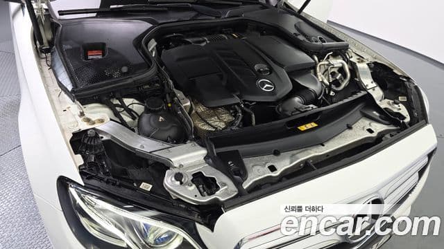 Mercedes-Benz E-Class 2019 — Фото 6/20
