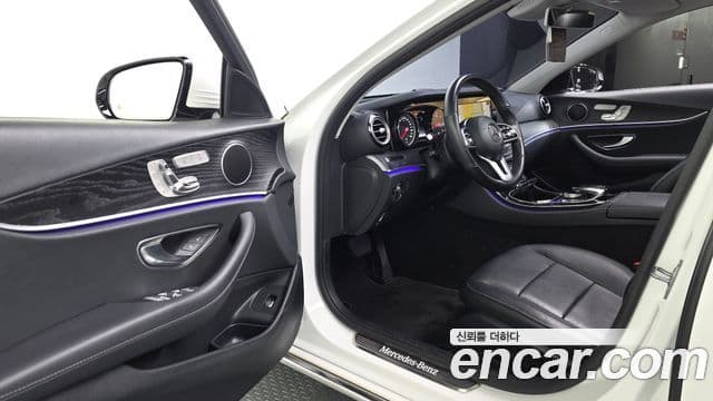 Mercedes-Benz E-Class 2019 — Фото 10/20