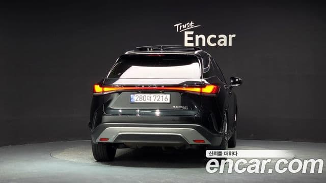 Lexus RX350h 2023 — ფოტო 4/20