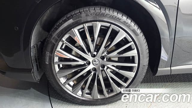 Lexus RX350h 2023 — ფოტო 5/20