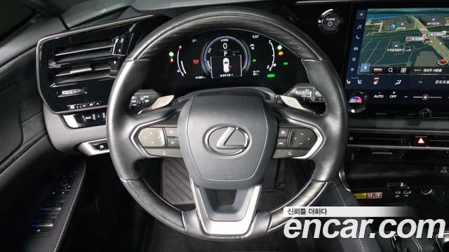 Lexus RX350h 2023 — ფოტო 13/20