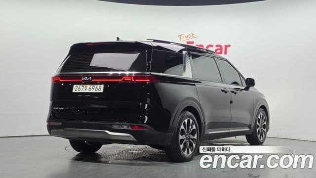 Kia Carnival 2022 — фото 2 из 20