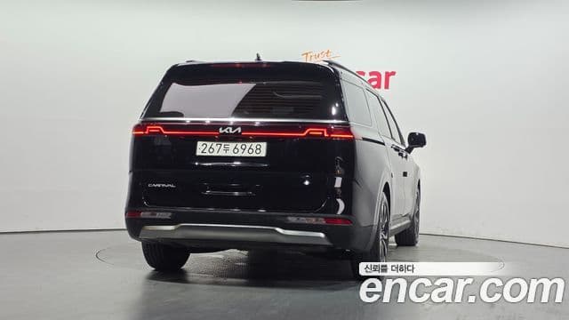 Kia Carnival 2022 — фото 4 из 20