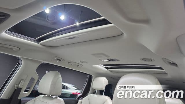 Kia Carnival 2022 — фото 15 из 20