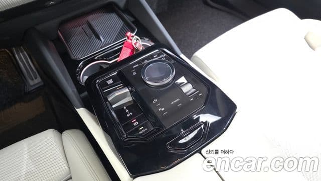 BMW 5 Series 2025 — Фото 9/20