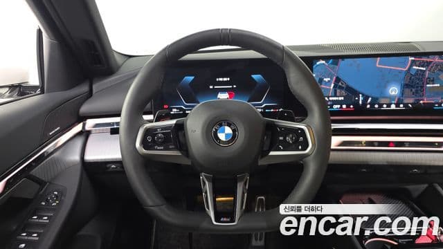 BMW 5 Series 2025 — Фото 13/20
