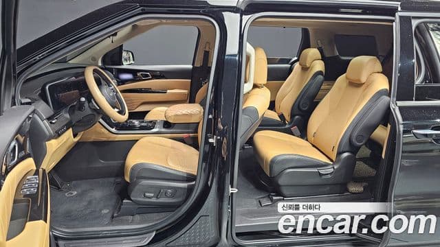 Kia Carnival 2023 — ფოტო 10/20