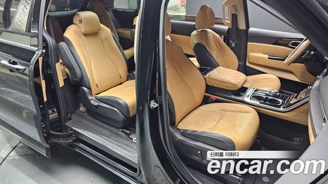 Kia Carnival 2023 — ფოტო 12/20