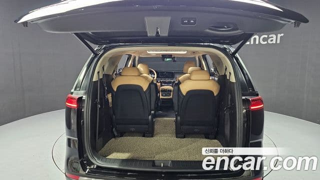 Kia Carnival 2023 — ფოტო 20/20