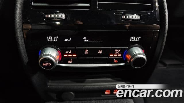 BMW 5 Series 2022 — Фото 19/20