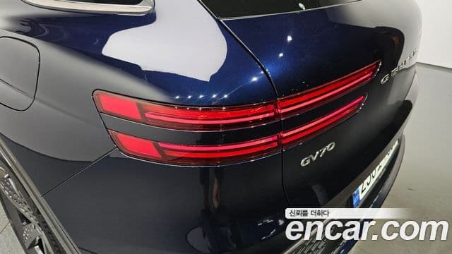 Genesis GV70 2023 — Şəkil 19/33
