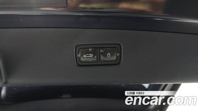 Genesis GV70 2023 — Şəkil 24/33