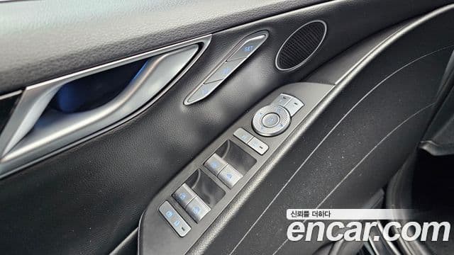 Genesis Electrified G80 2022 — ფოტო 17/20