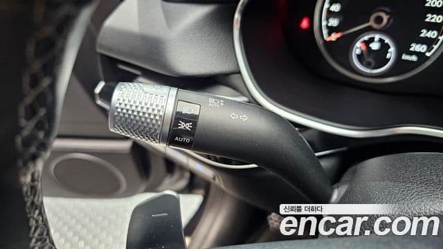 Genesis Electrified G80 2022 — ფოტო 18/20