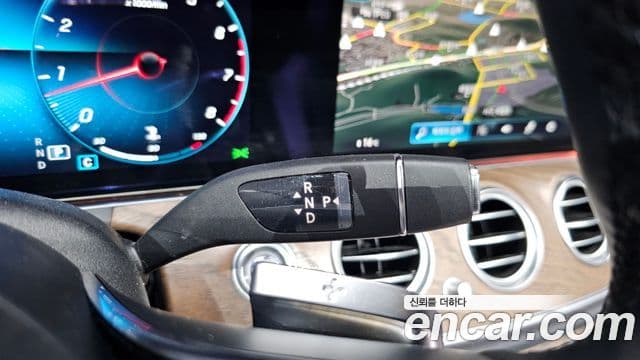 Mercedes-Benz E-Class 2023 — ფოტო 9/20