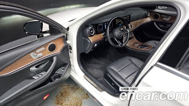 Mercedes-Benz E-Class 2023 — ფოტო 10/20