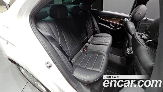 Mercedes-Benz E-Class 2023 — ფოტო 12/20