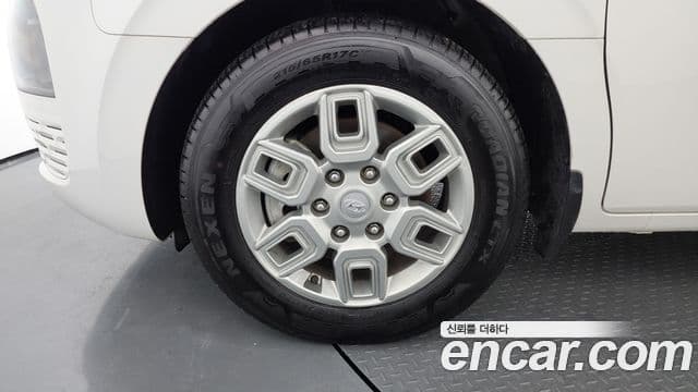 Hyundai Staria 2023 — Фото 4/20