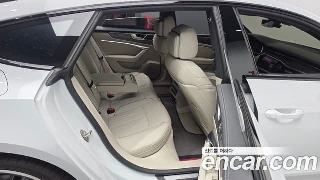 Audi A7 2025 — Photo 9/20