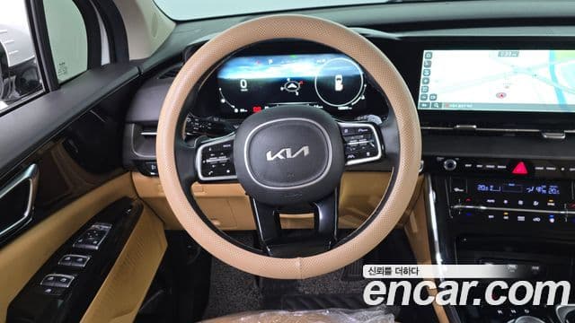 Kia Carnival 2021 — фото 13 из 20