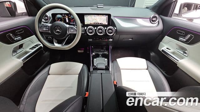 Mercedes-Benz GLA-Class 2020 — Şəkil 7/20