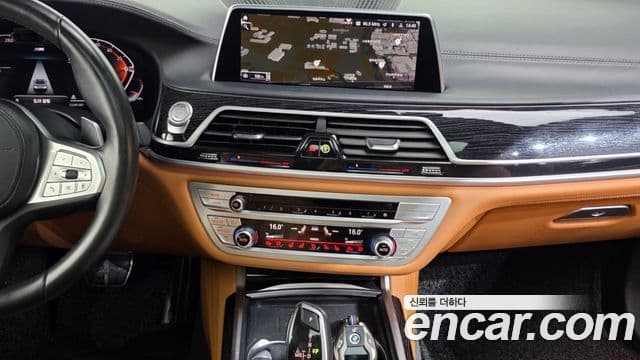 BMW 7 Series 2021 — Фото 14/20