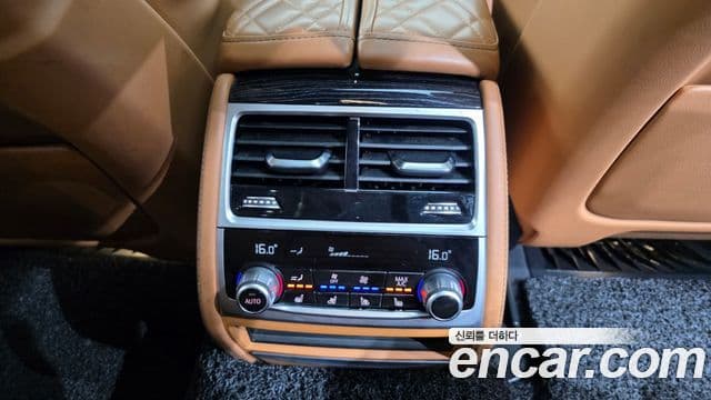 BMW 7 Series 2021 — Фото 19/20