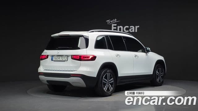 Mercedes-Benz GLB-Class 2021 — ფოტო 2/20