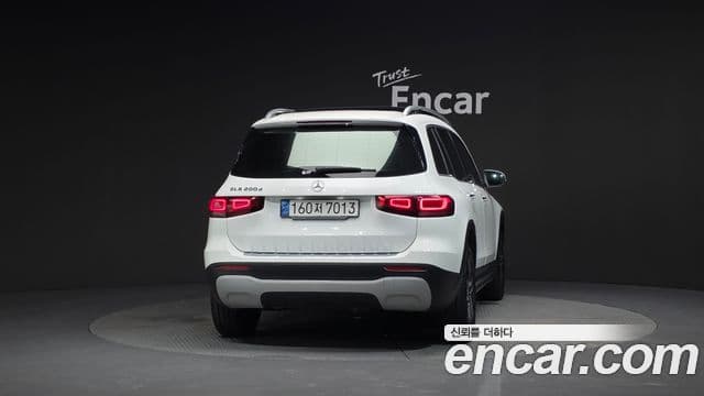 Mercedes-Benz GLB-Class 2021 — ფოტო 4/20