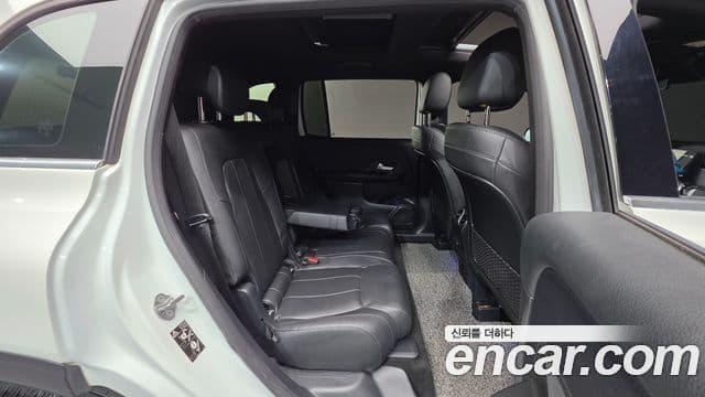 Mercedes-Benz GLB-Class 2021 — ფოტო 19/20
