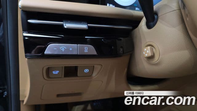 Genesis Electrified G80 2024 — фото 17 из 20