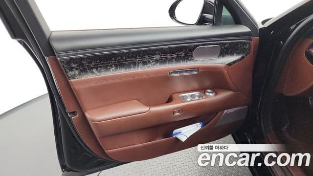 Genesis G90 2022 — Photo 18/34