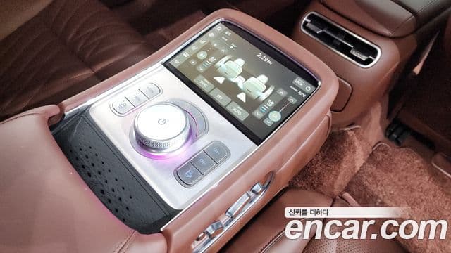 Genesis G90 2022 — Photo 27/34