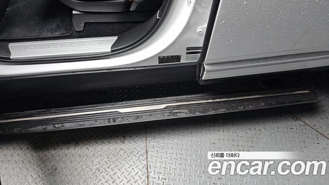 Land Rover Range Rover 2021 — Photo 35/37