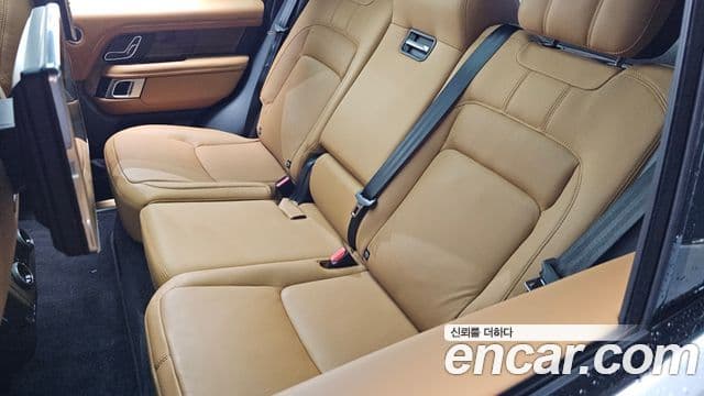 Land Rover Range Rover 2021 — Photo 31/37