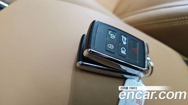 Land Rover Range Rover 2021 — Photo 3/37