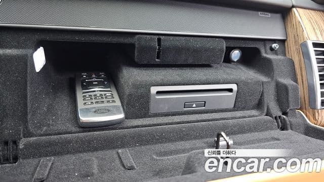 Land Rover Range Rover 2021 — Photo 32/37