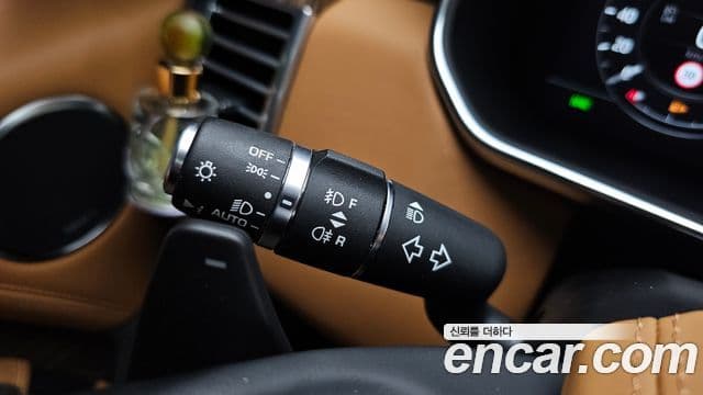 Land Rover Range Rover 2021 — Photo 19/37