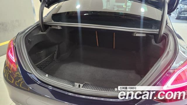Mercedes-Benz C-Class 2021 — ფოტო 17/20