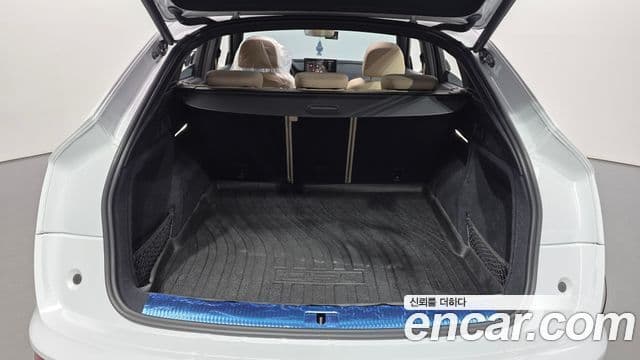Audi Q5 2022 — Şəkil 18/20